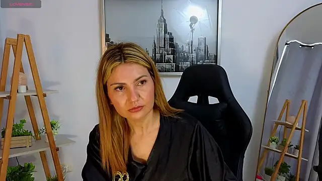 Snapshot of bella__adams chatting on October 20, 2:53 pm bella adams online show from October 20, 2:53 pm