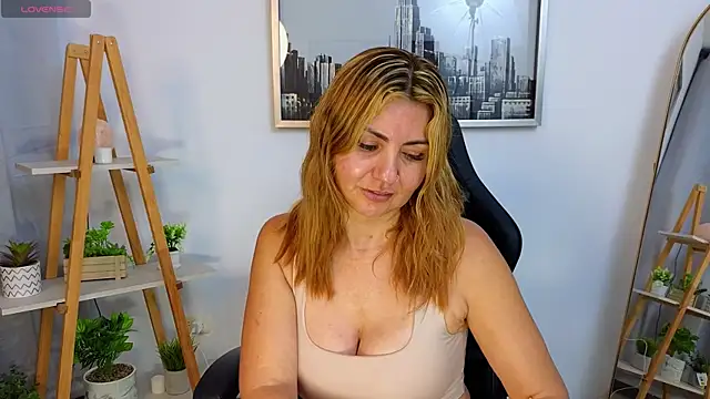 Snapshot of bella__adams chatting on October 17, 12:36 am bella adams online show from October 17, 12:36 am