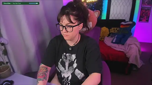JennKenobi online show from May 21, 2:26 pm