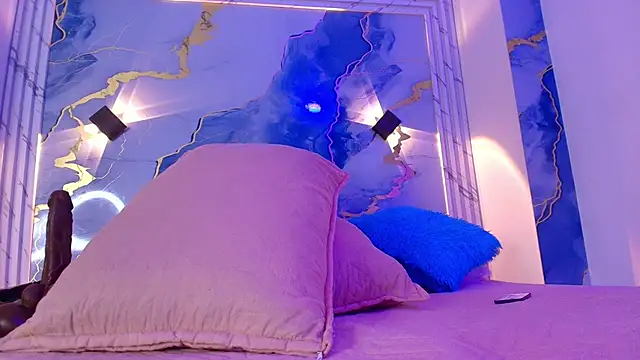 lorrayne  online show from November 4, 12:10 pm