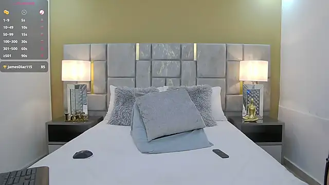 Snapshot of Little_Amarantha chatting on October 18, 1:52 am Little Amarantha online show from October 18, 1:52 am