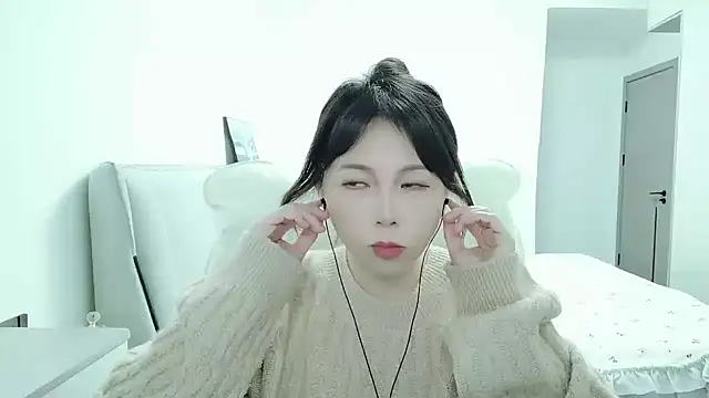 Snapshot of Sunset_glow chatting on October 25, 10:56 am Sunset glow online show from October 25, 10:56 am