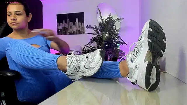 Snapshot of Amaia_Bushida chatting on September 24, 2:32 am Amaia Bushida online show from September 24, 2:32 am