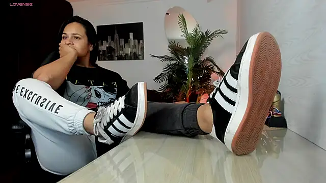 Snapshot of Amaia_Bushida chatting on October 25, 2:19 am Amaia Bushida online show from October 25, 2:19 am