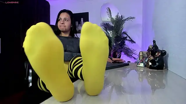 Snapshot of Amaia_Bushida chatting on October 16, 2:25 am Amaia Bushida online show from October 16, 2:25 am