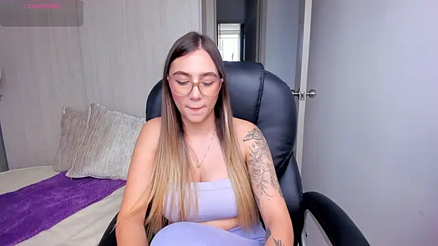 StacyConner online show from September 19, 8:30 pm