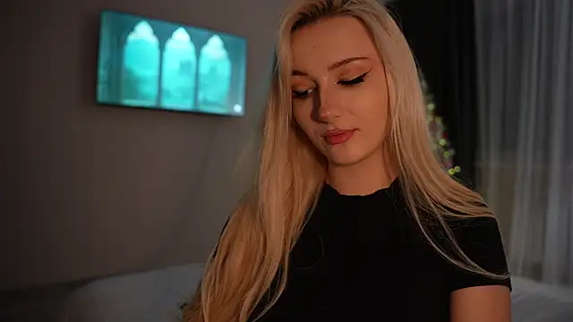 CatchMe1 online show from December 4, 12:35 am