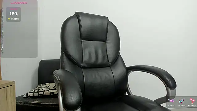 Snapshot of emilysex_118 chatting on October 1, 3:55 am emilysex 118 online show from October 1, 3:55 am