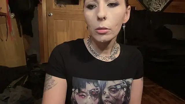 Snapshot of TeenyDoll chatting on September 10, 2:33 am TeenyDoll online show from September 10, 2:33 am