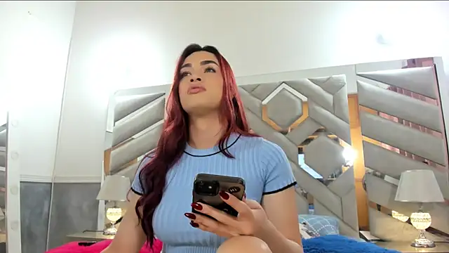 Snapshot of alexandra_fire69x chatting on October 1, 1:21 am alexandra fire69x online show from October 1, 1:21 am