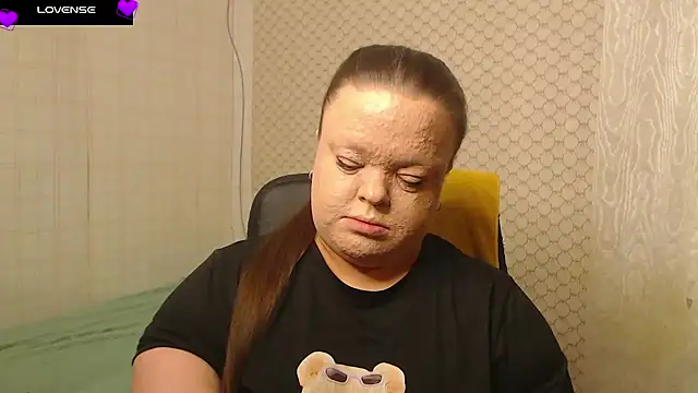 Janiffer MiMi online show from April 7, 5:37 pm