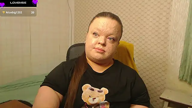 Janiffer MiMi online show from April 4, 3:33 pm