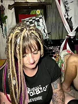 Snapshot of 1-800-FUCKYOU chatting on September 28, 7:25 am 1-800-FUCKYOU online show from September 28, 7:25 am