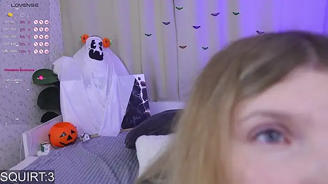 Snapshot of _aleksa_ chatting on October 18, 5:15 pm  aleksa  online show from October 18, 5:15 pm