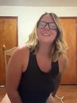 Snapshot of Lizzyloo chatting on September 21, 12:53 am Lizzyloo online show from September 21, 12:53 am