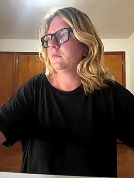 Snapshot of Lizzyloo chatting on September 29, 7:57 am Lizzyloo online show from September 29, 7:57 am