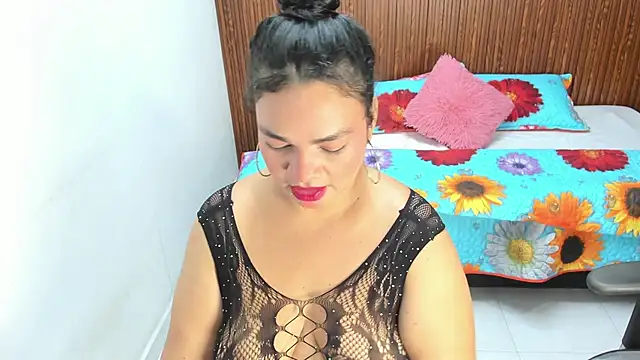 Cloe 35 online show from May 18, 8:37 pm