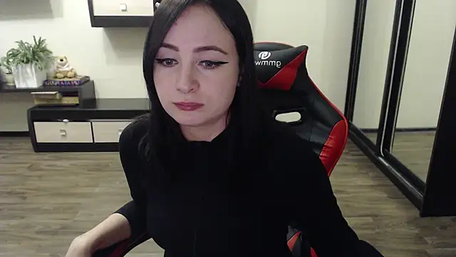 Snapshot of Laralianna chatting on September 24, 1:54 pm Laralianna online show from September 24, 1:54 pm