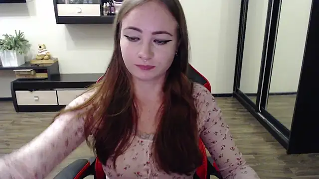 Snapshot of Laralianna chatting on September 19, 1:32 pm Laralianna online show from September 19, 1:32 pm