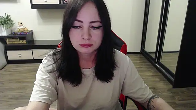 Snapshot of Laralianna chatting on October 12, 6:54 pm Laralianna online show from October 12, 6:54 pm