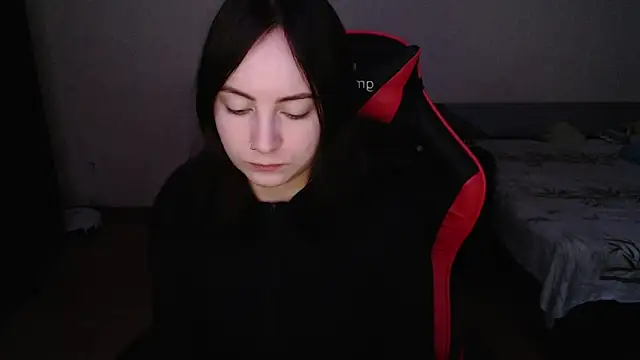 Laralianna online show from November 3, 6:56 pm