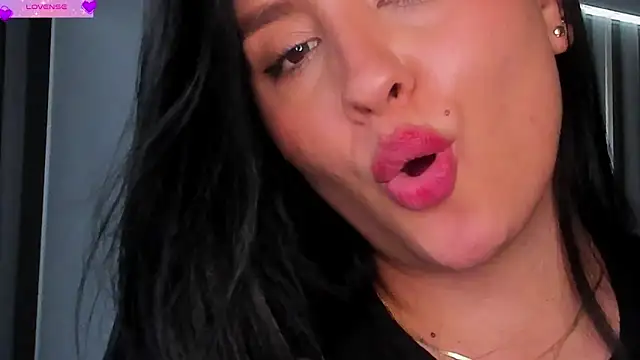 Snapshot of AnushaKumari chatting on September 26, 3:53 pm AnushaKumari online show from September 26, 3:53 pm