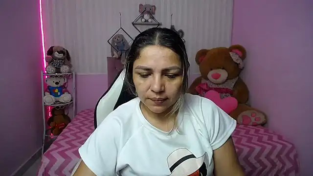 Snapshot of cum_bigass chatting on September 15, 12:13 pm cum bigass online show from September 15, 12:13 pm