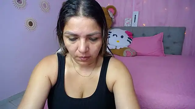 Snapshot of cum_bigass chatting on October 27, 12:01 pm cum bigass online show from October 27, 12:01 pm