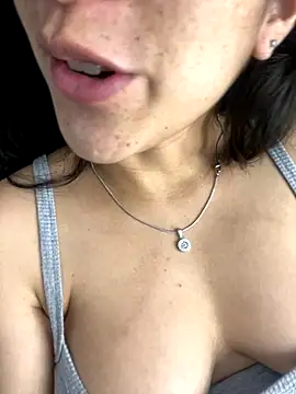 Snapshot of Ninnfa chatting on September 17, 4:38 pm Ninnfa online show from September 17, 4:38 pm