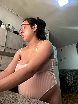 Snapshot of Ninnfa chatting on October 3, 3:17 pm Ninnfa online show from October 3, 3:17 pm