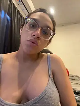 Snapshot of Ninnfa chatting on October 4, 3:27 pm Ninnfa online show from October 4, 3:27 pm