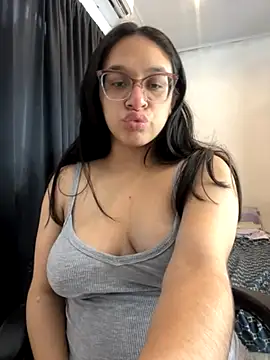 Snapshot of Ninnfa chatting on October 22, 8:03 pm Ninnfa online show from October 22, 8:03 pm