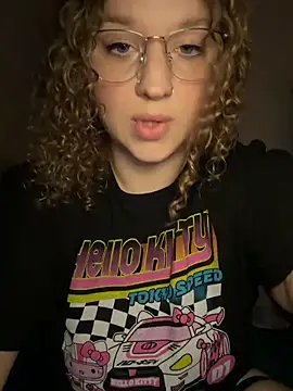 Snapshot of EmmieRae chatting on October 26, 3:35 am EmmieRae online show from October 26, 3:35 am