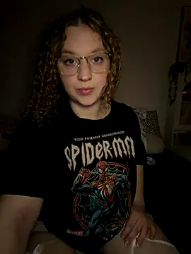 Snapshot of EmmieRae chatting on October 28, 4:18 am EmmieRae online show from October 28, 4:18 am