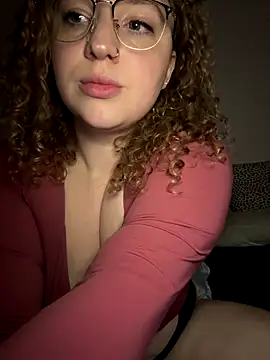 Snapshot of EmmieRae chatting on October 18, 6:49 am EmmieRae online show from October 18, 6:49 am