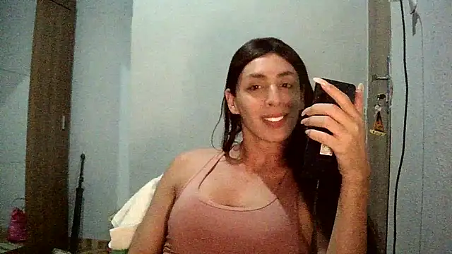 Snapshot of AlexiaDuucan chatting on October 9, 2:15 am AlexiaDuucan online show from October 9, 2:15 am