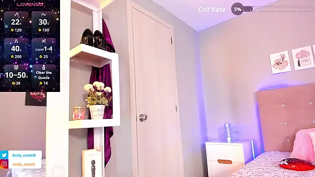 Snapshot of EmilyCoast-1 chatting on October 29, 7:27 pm EmilyCoast-1 online show from October 29, 7:27 pm