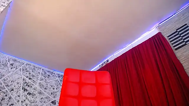 Snapshot of hornytsblonde chatting on October 13, 3:47 pm hornytsblonde online show from October 13, 3:47 pm