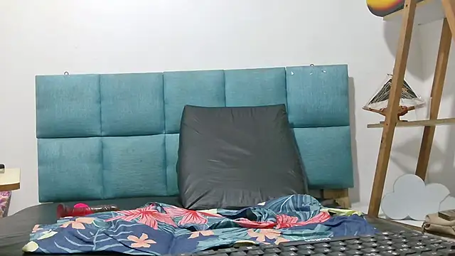 Allyson Devil online show from April 3, 7:01 pm