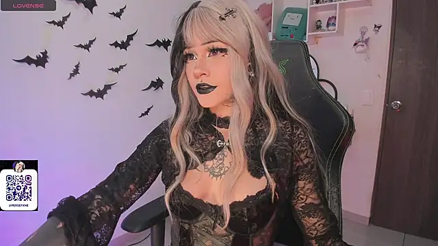 damnliciousss online show from November 10, 11:11 pm