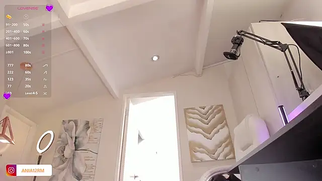 catalinasaiz online show from January 12, 4:23 pm