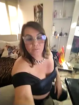 Snapshot of Myrnasexxx chatting on October 13, 6:21 pm Myrnasexxx online show from October 13, 6:21 pm