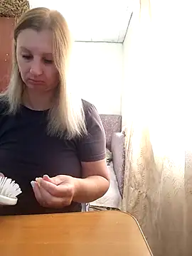 Snapshot of BustyBlond chatting on September 12, 6:14 am BustyBlond online show from September 12, 6:14 am