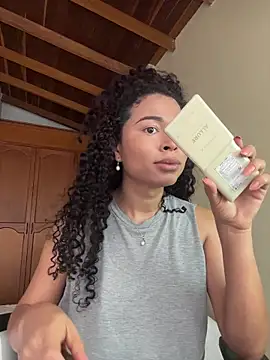 GabriSaenz online show from April 1, 1:01 pm