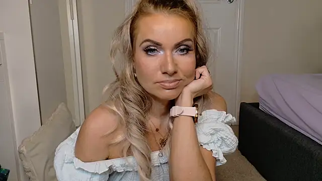 Tinkerbell822 online show from March 12, 10:18 am