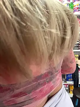 Snapshot of sammyqueenx21 chatting on October 20, 12:19 pm sammyqueenx21 online show from October 20, 12:19 pm