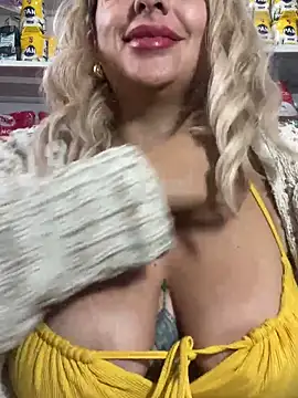 Snapshot of sammyqueenx21 chatting on September 30, 3:39 pm sammyqueenx21 online show from September 30, 3:39 pm