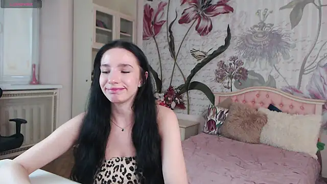 AliciaBow online show from October 11, 1:14 pm