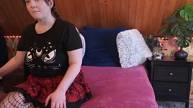 TessaWinter online show from April 13, 2:40 pm