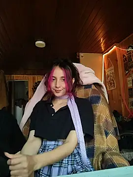  Laary online show from November 18, 8:54 pm